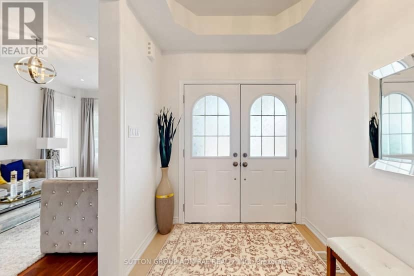 545 Clifford Perry Place, Newmarket, photo 3
