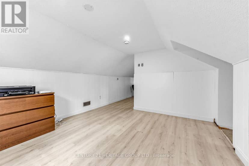 92 Kennedy Street E — photo 29 of 34