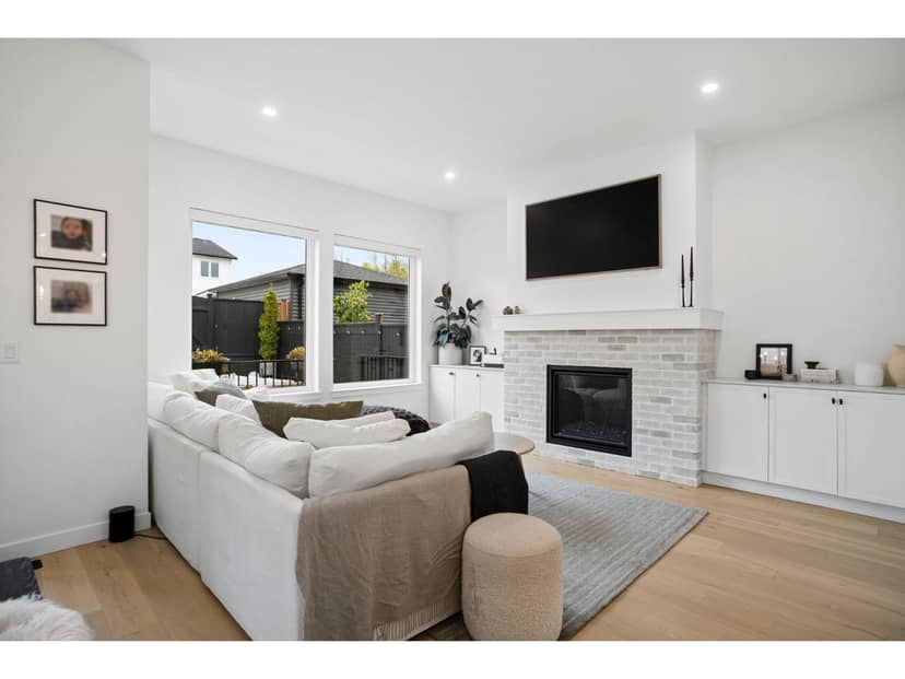 19624 75A AVENUE, Langley