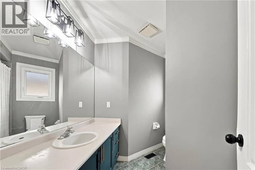 96 LAURENDALE Avenue — photo 33 of 40