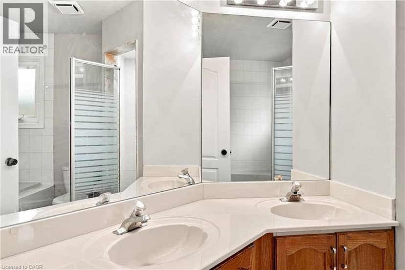 96 LAURENDALE Avenue — photo 29 of 40