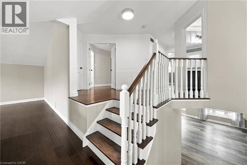 96 LAURENDALE Avenue — photo 21 of 40
