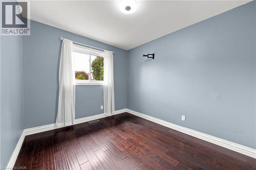 96 LAURENDALE Avenue — photo 32 of 40