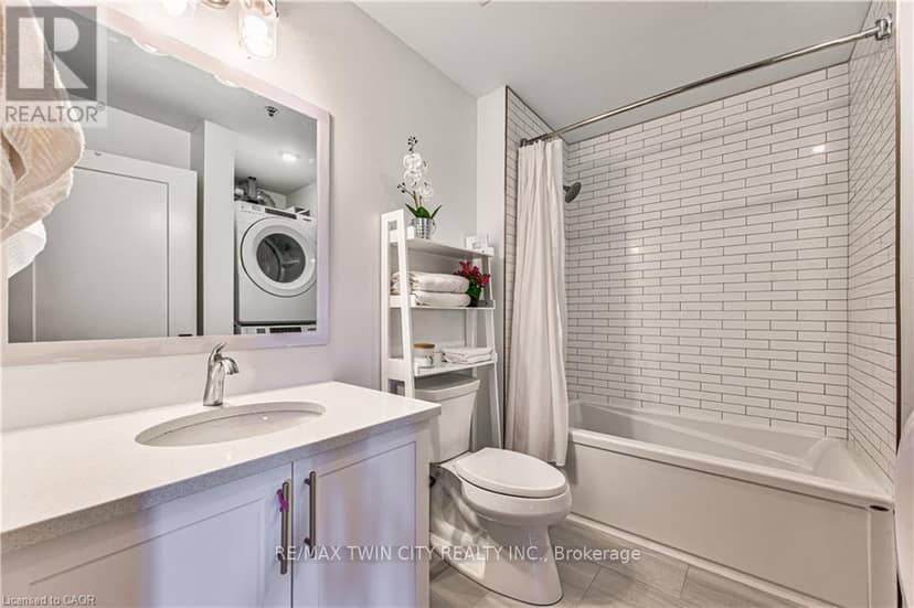 201 - 19 Guelph Avenue — photo 23 of 40