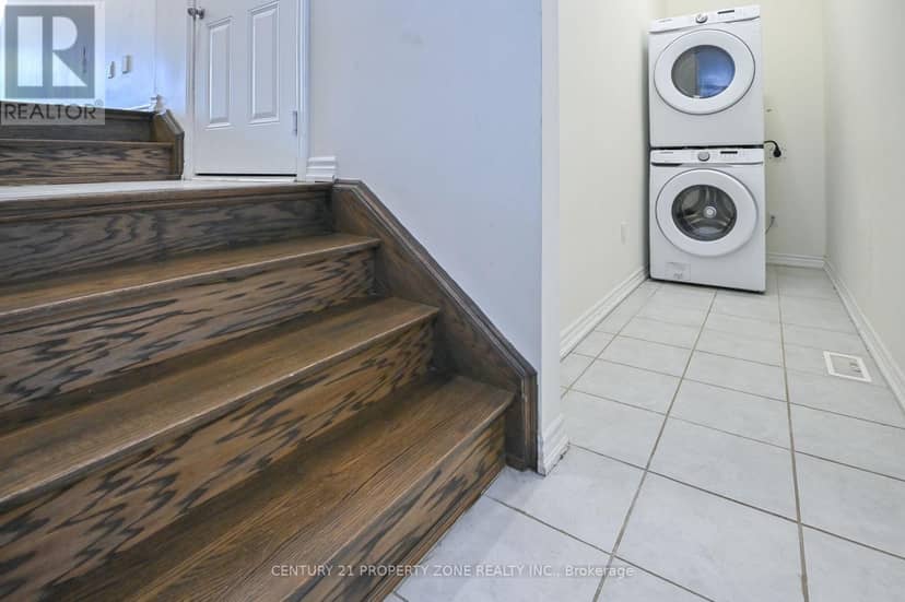 42 Donald Ficht Crescent — photo 23 of 25