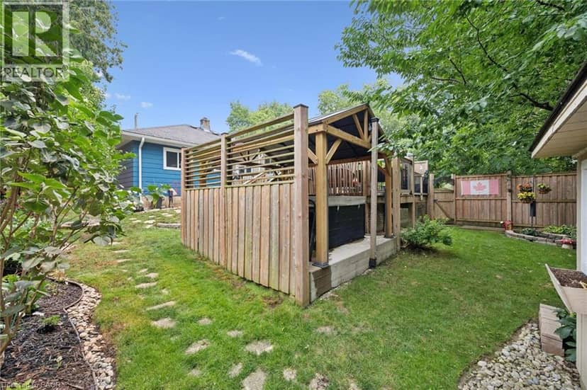 22 SLEEMAN Avenue — photo 31 of 39