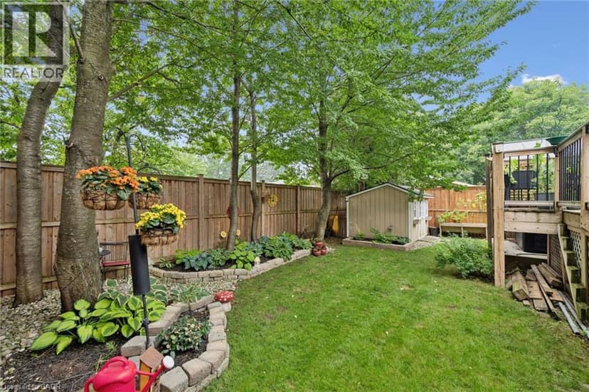 22 SLEEMAN Avenue — photo 33 of 39