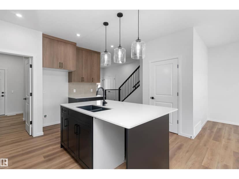 210 Stetson LO — photo 14 of 36