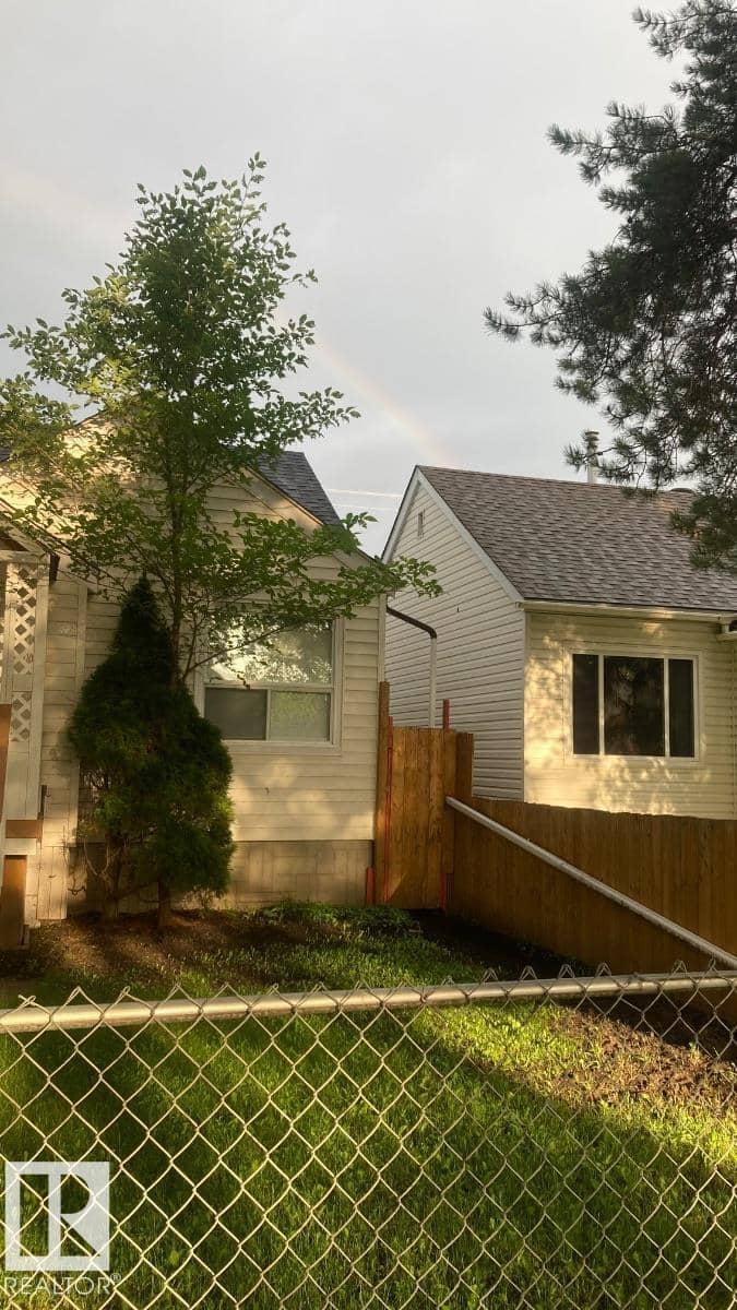 11438 83 ST NW, Edmonton, photo 2