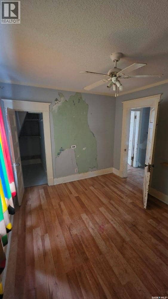 2144 Osler STREET — photo 12 of 23