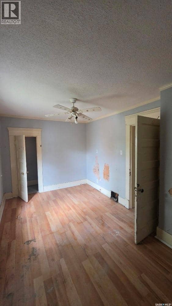 2144 Osler STREET — photo 14 of 23