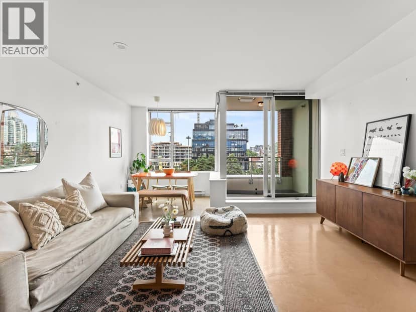 715 221 UNION STREET, Vancouver