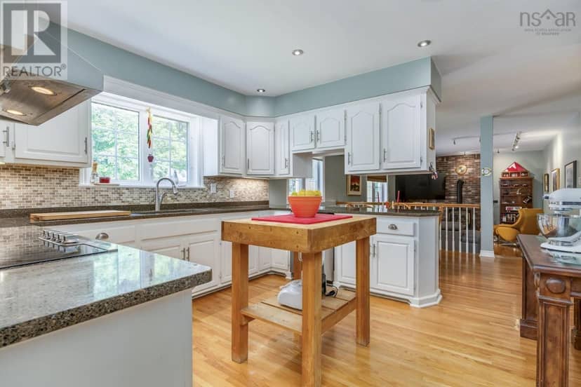 85 Brentwood Drive — photo 13 of 40