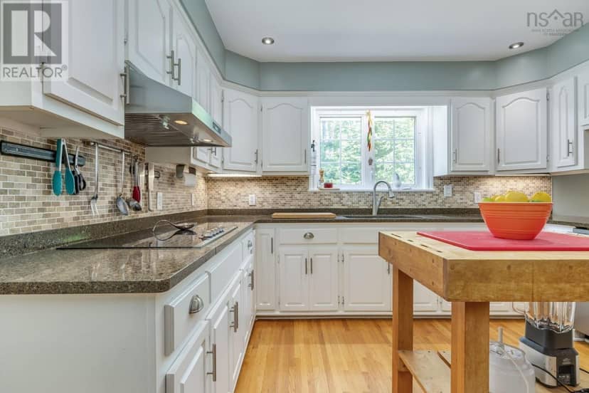 85 Brentwood Drive — photo 16 of 40