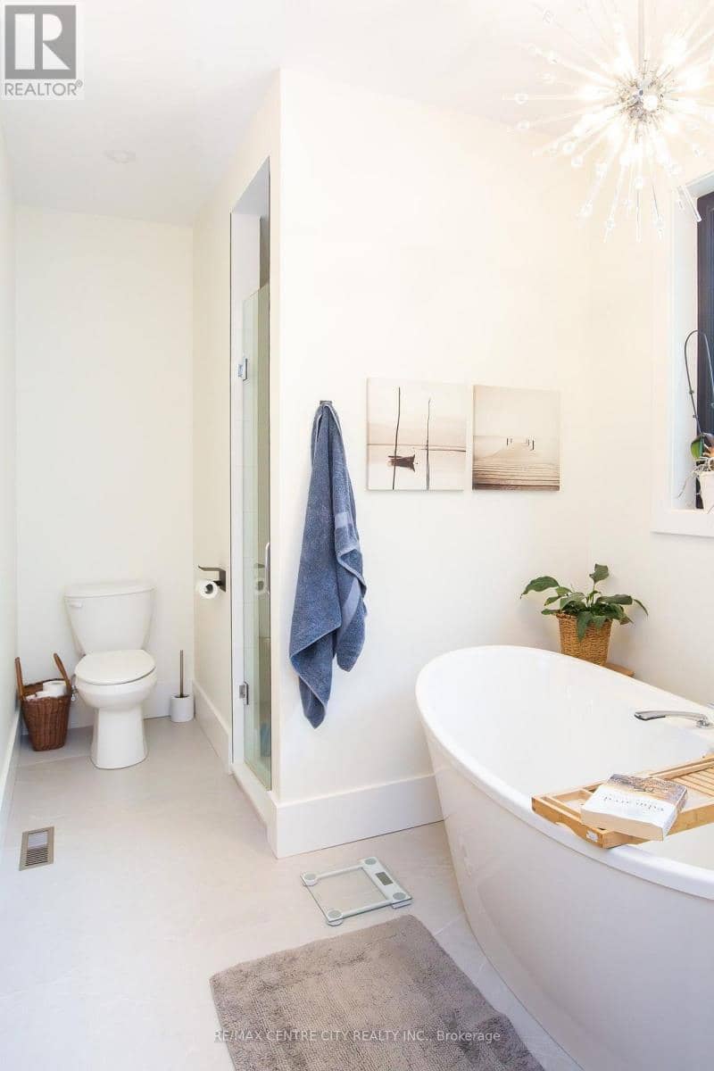 273 Foxborough Place — photo 10 of 16