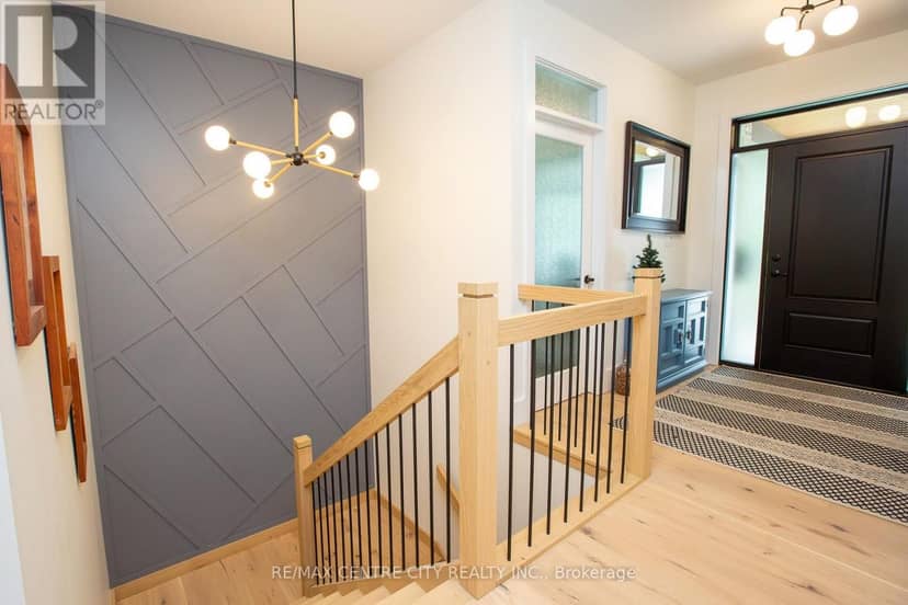 273 Foxborough Place, Thames Centre, photo 4