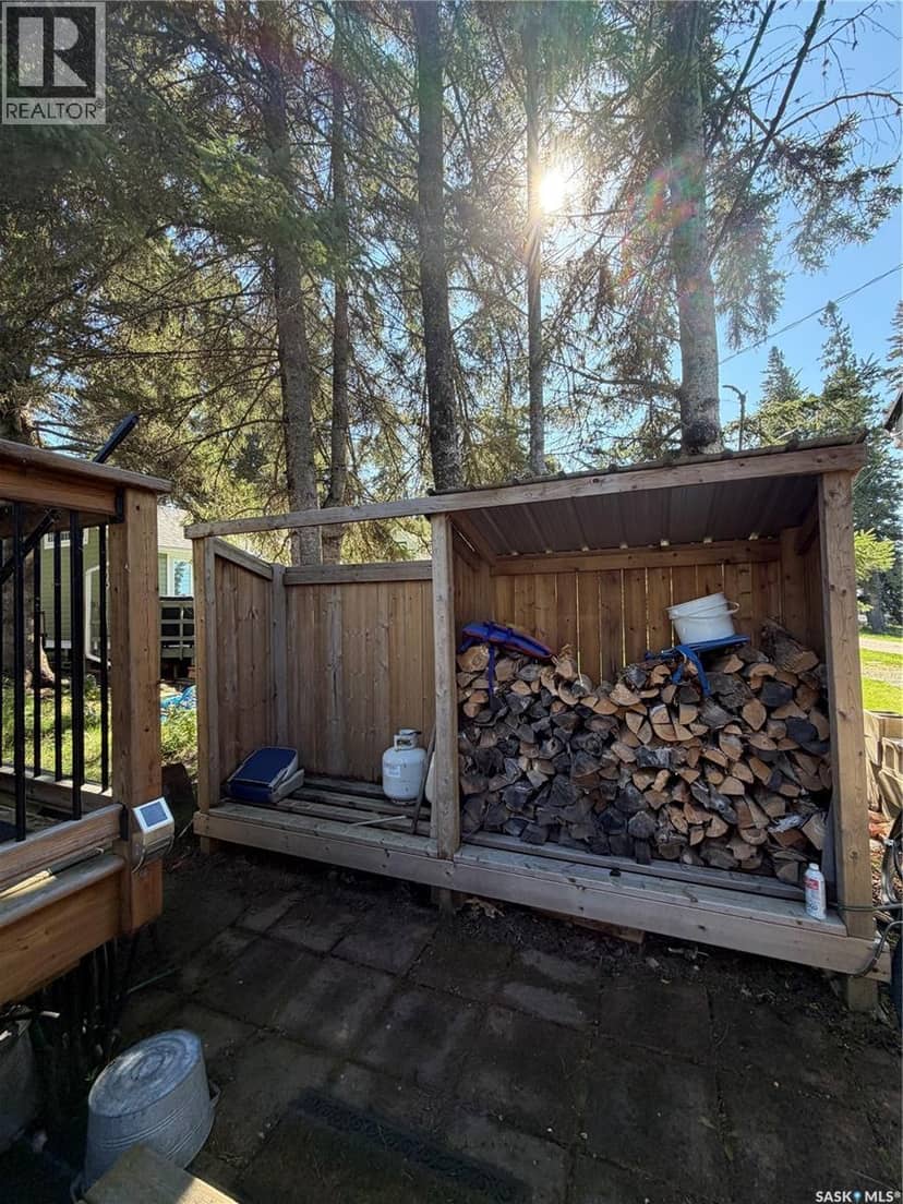 1362 Waskesiu DRIVE — photo 4 of 19