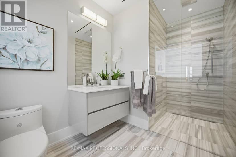466 The Kingsway — photo 27 of 40