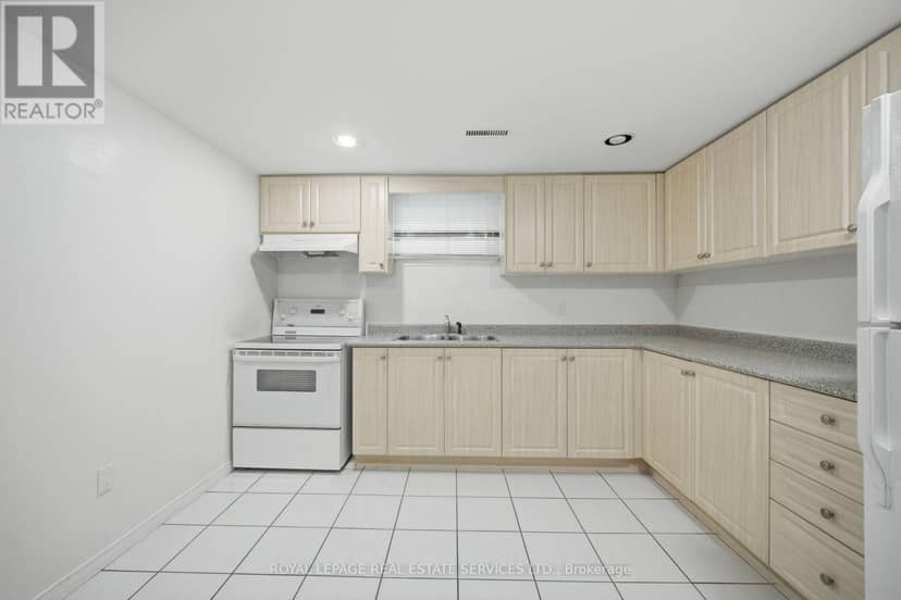 124 Stilecroft Drive — photo 38 of 40