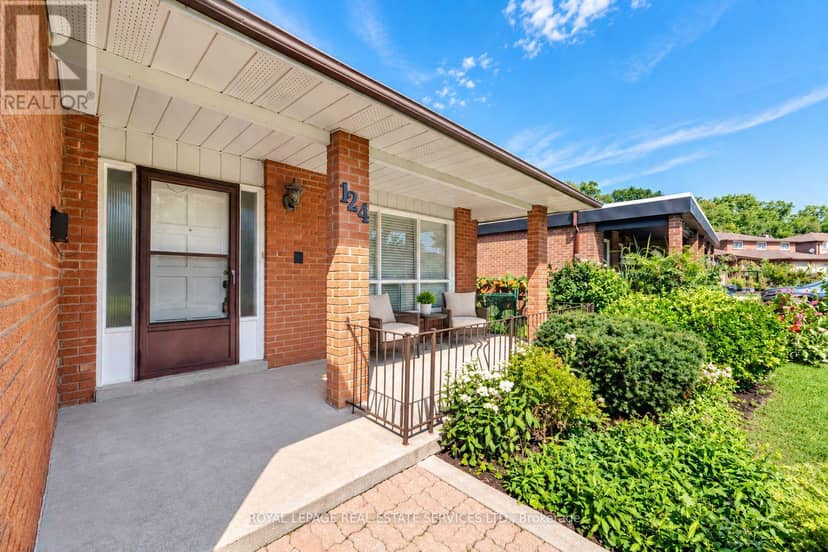 124 Stilecroft Drive — photo 4 of 40