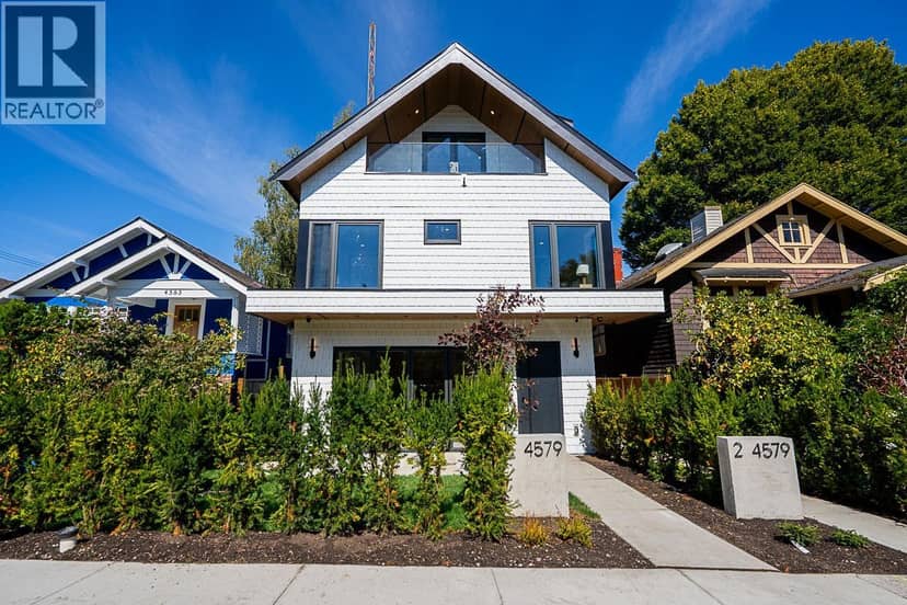 1 4579 W 11TH AVE AVENUE, Vancouver