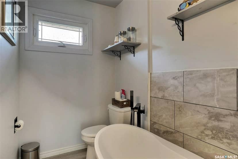 86 Straub CRESCENT — photo 10 of 31