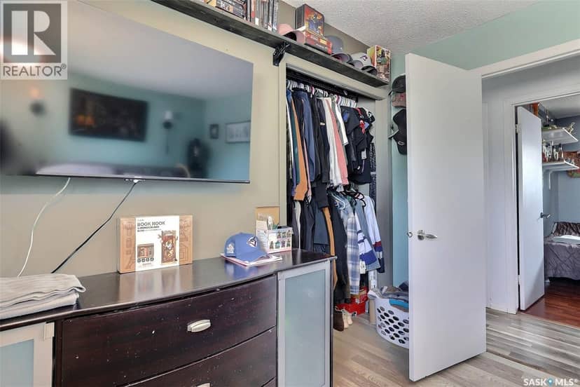 86 Straub CRESCENT — photo 14 of 31