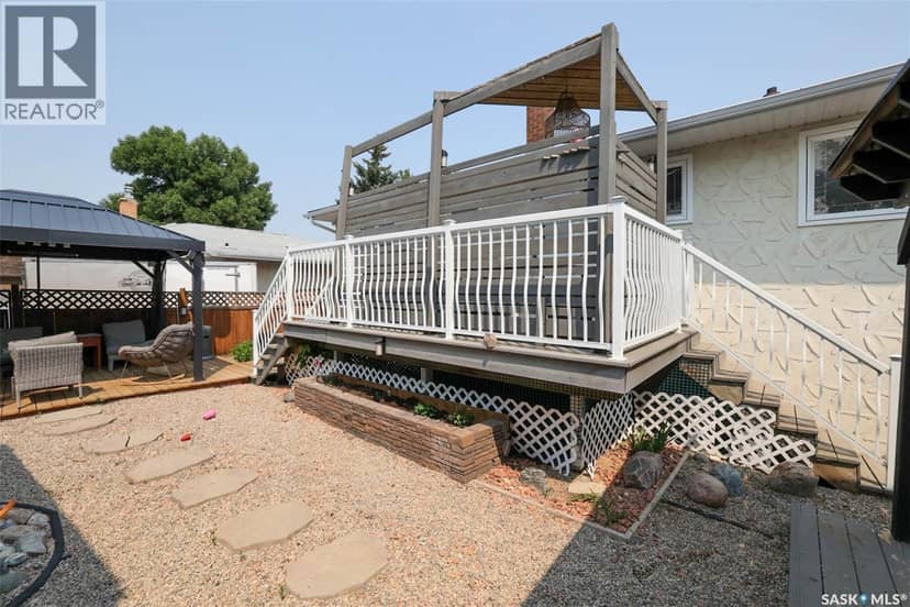 86 Straub CRESCENT — photo 25 of 31