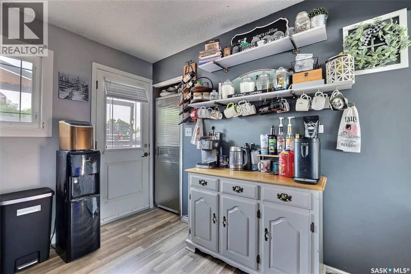 86 Straub CRESCENT — photo 7 of 31