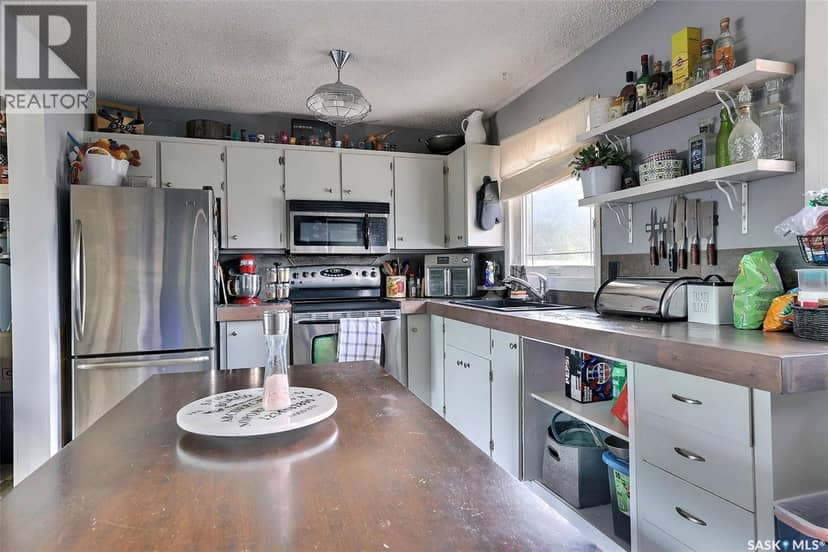 86 Straub CRESCENT — photo 8 of 31