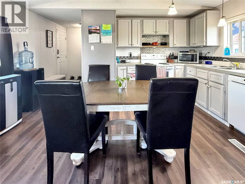 424 Jerome STREET — photo 11 of 19