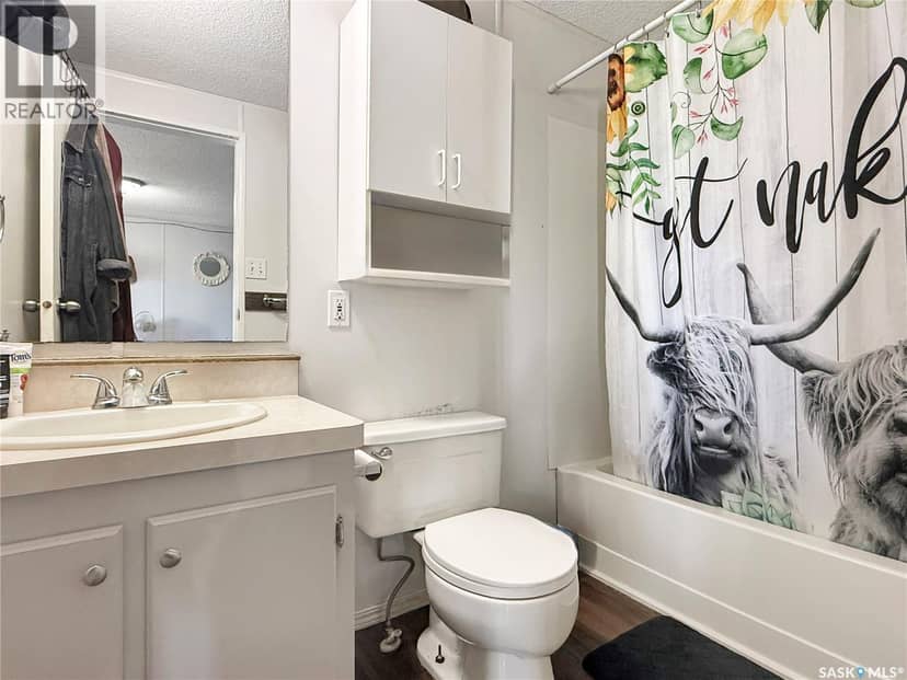 424 Jerome STREET — photo 8 of 19