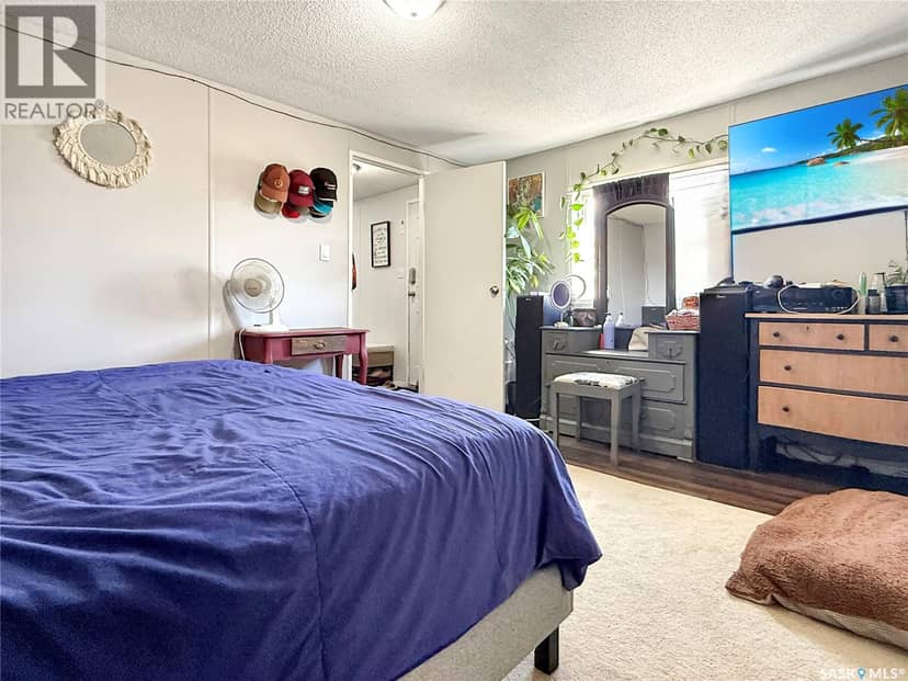 424 Jerome STREET — photo 9 of 19