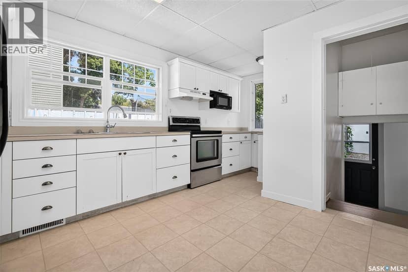 1133 Chestnut AVENUE NE — photo 32 of 40