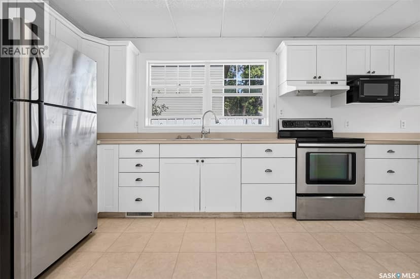 1133 Chestnut AVENUE NE — photo 33 of 40