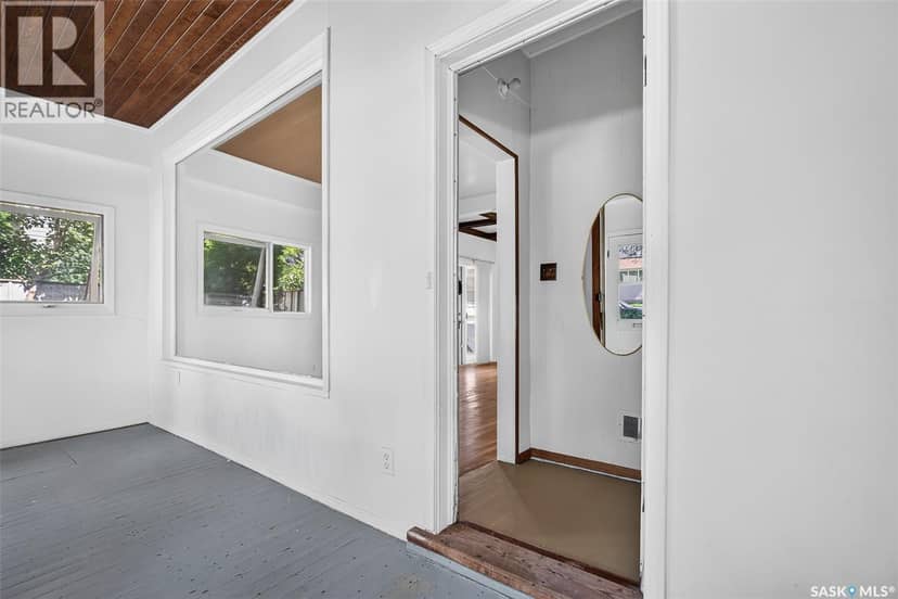 1133 Chestnut AVENUE NE — photo 9 of 40