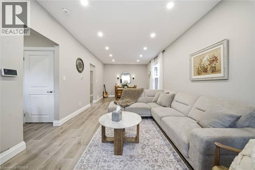 14 ALLENBY Avenue — photo 10 of 40