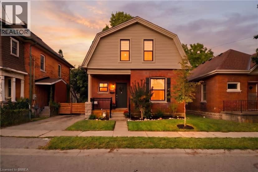 14 ALLENBY Avenue — photo 1 of 40