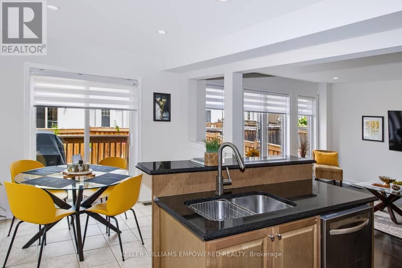 33 Winisk Street — photo 7 of 23