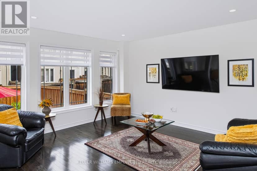 33 Winisk Street — photo 8 of 23