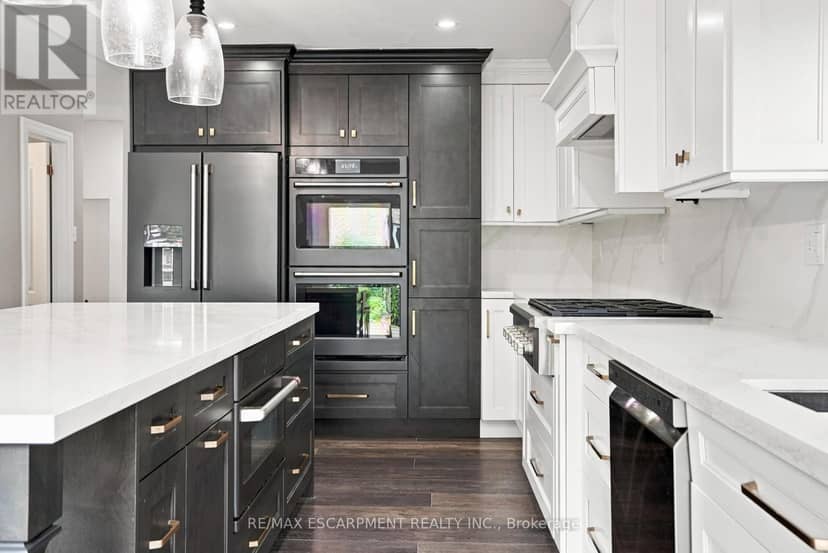 96 Laurendale Avenue — photo 15 of 40