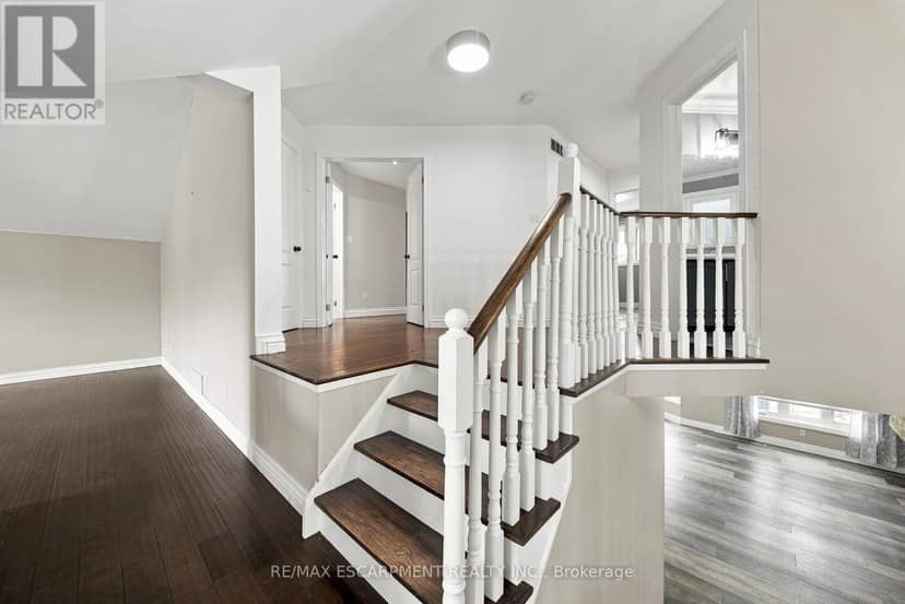 96 Laurendale Avenue — photo 20 of 40