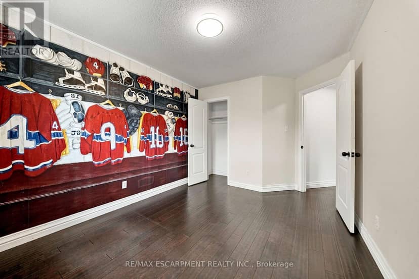 96 Laurendale Avenue — photo 32 of 40