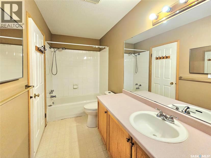 9 103 Berini DRIVE — photo 11 of 20