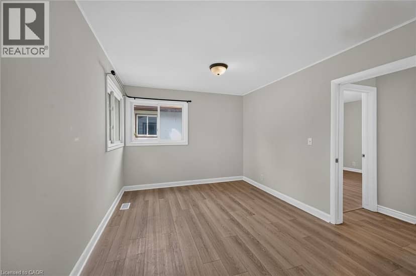 316 FAIRVIEW Avenue W — photo 21 of 40