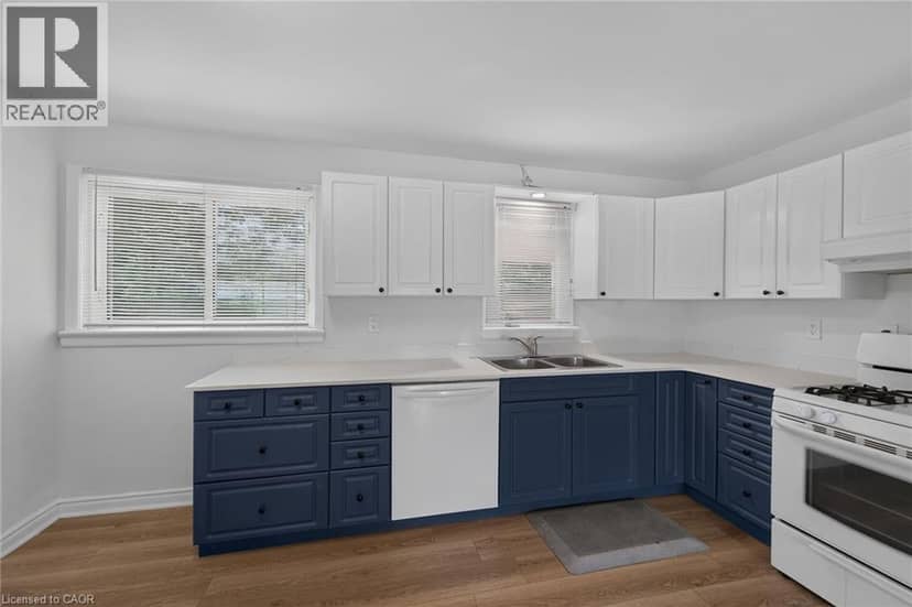 316 FAIRVIEW Avenue W — photo 15 of 40