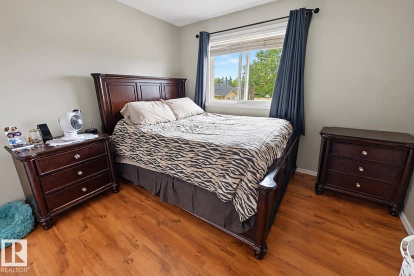 4142 48 AV — photo 12 of 20