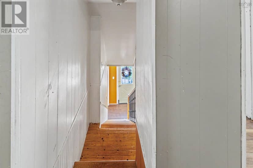350 Alexandra Street — photo 18 of 33