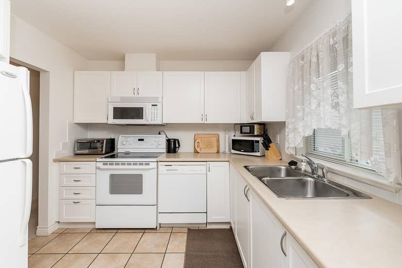 53 17516 4 AVENUE, Surrey, photo 4