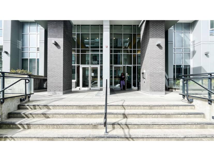 2903 13325 102A AVENUE, Surrey, photo 2